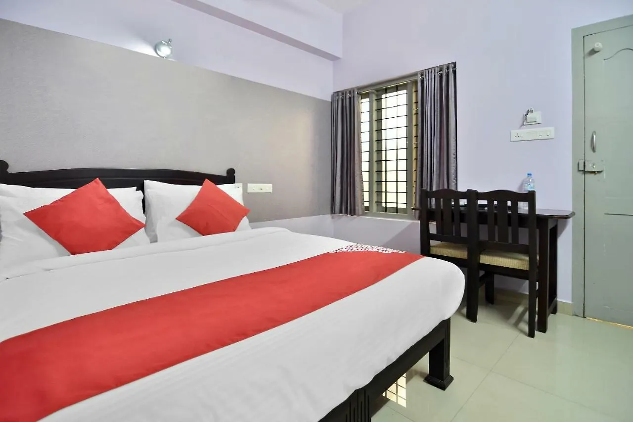 Hotell Shanthi Residency Pathanāmthitta