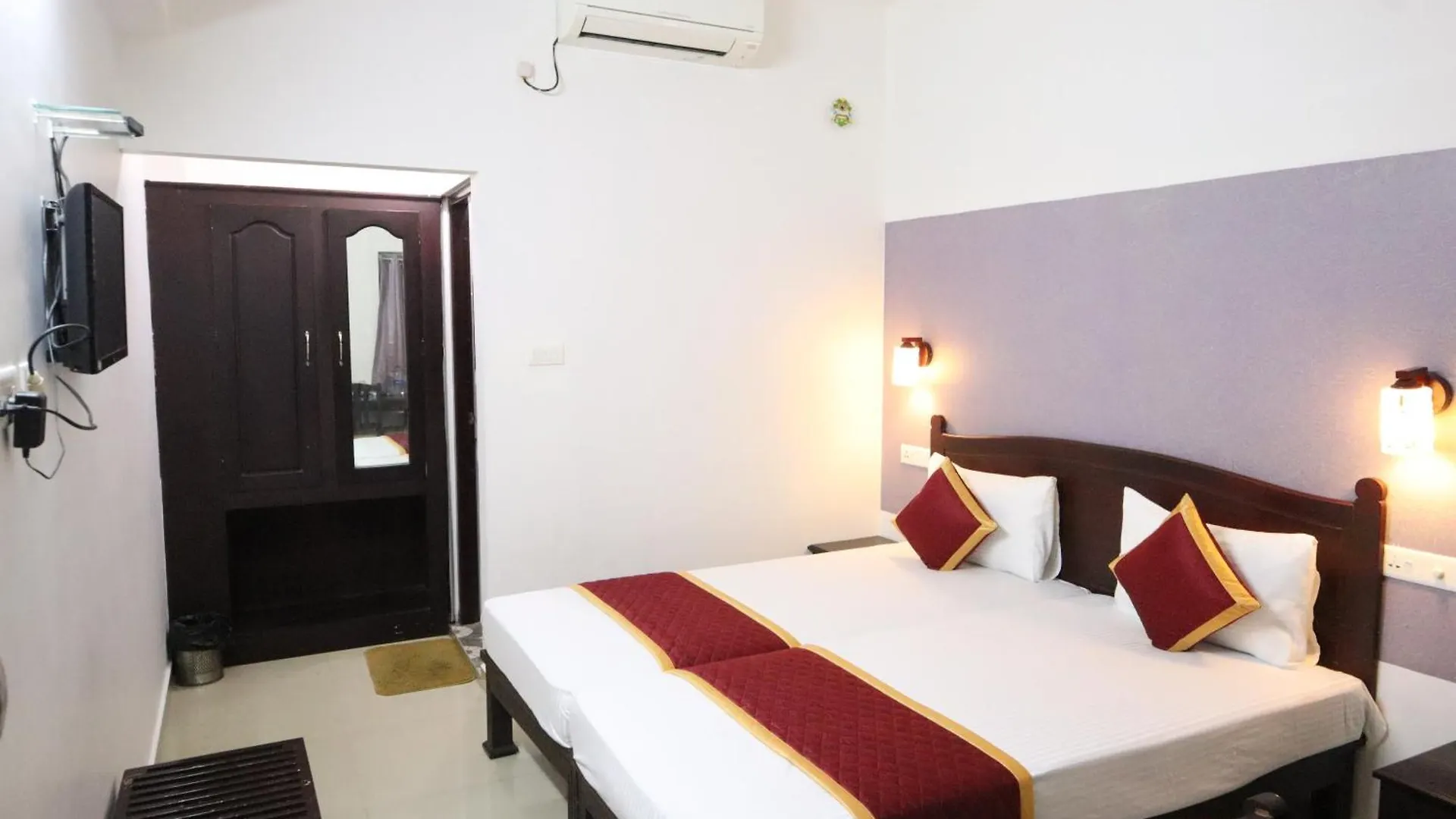 Hotel Shanthi Residency Pathanamthitta